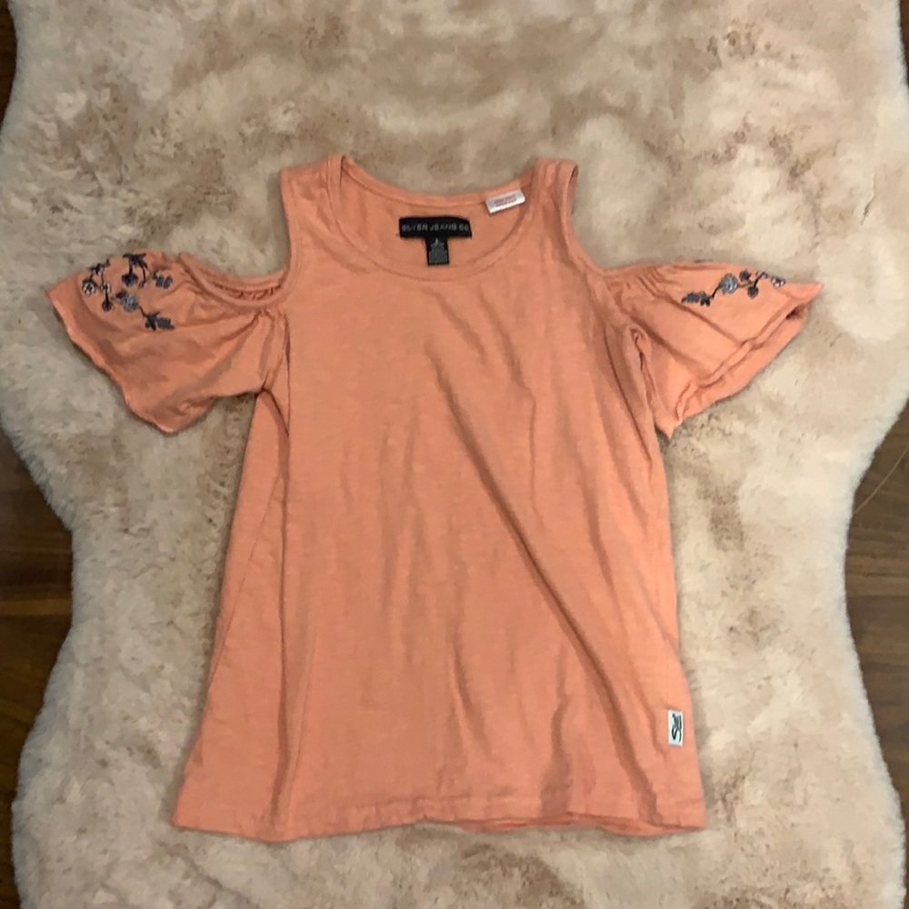 Silver off the shoulder tank. So adorable on!